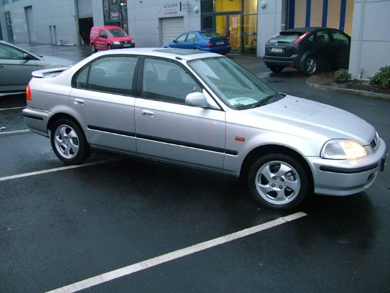 Honda civic 1.6 vti saloon