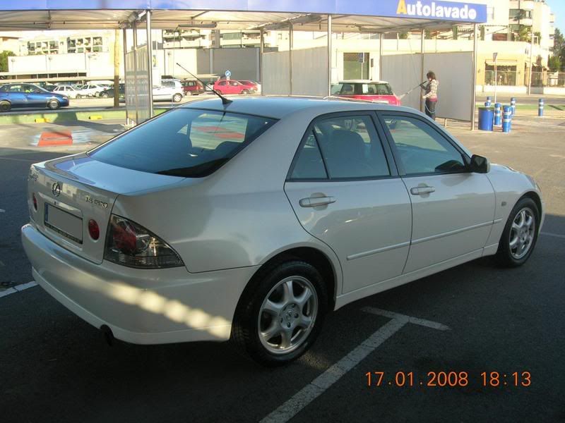 Lexus005.jpg