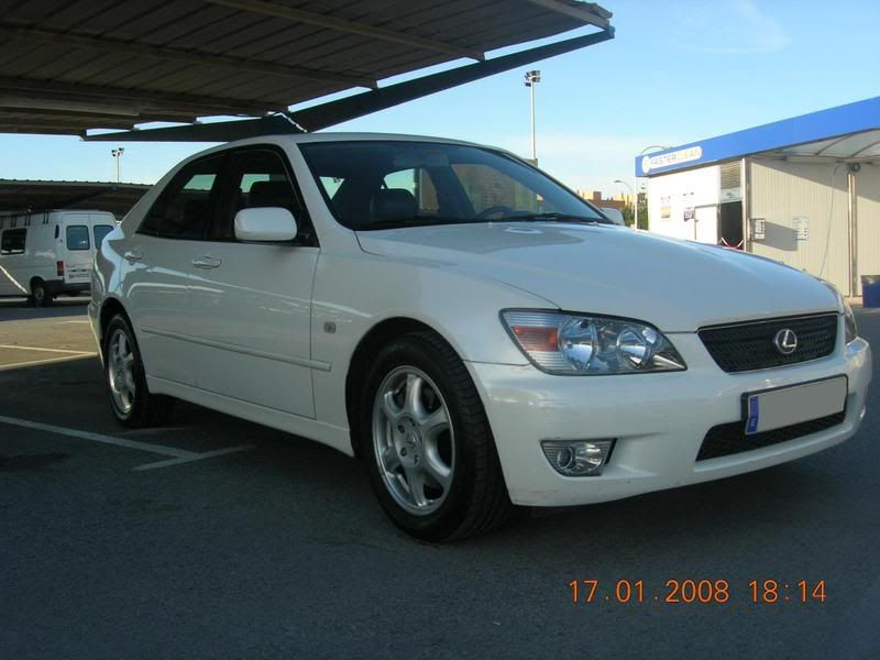 Lexus008.jpg