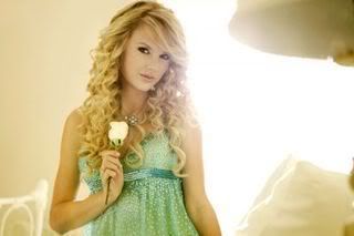 Taylor Swift Pictures, Images and Photos