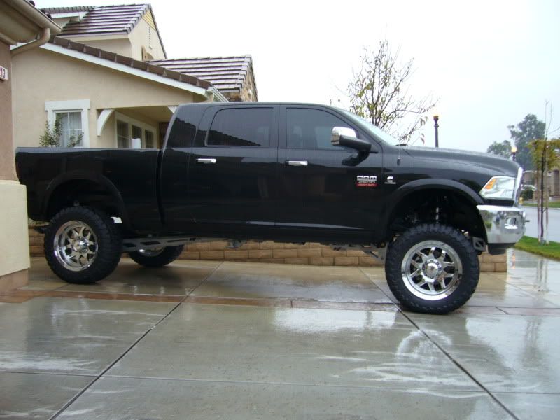 lifted2010dodge2.jpg