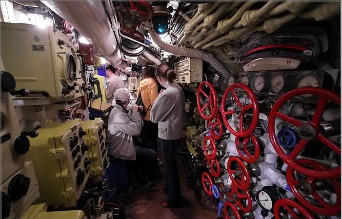 Внутри подводной лодки (20 фото)