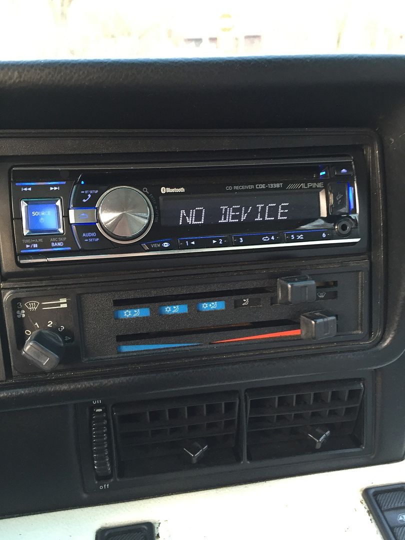 Have a single din alpine headunit cde-133bt. Looking for $120 shipped (203)993-5065
